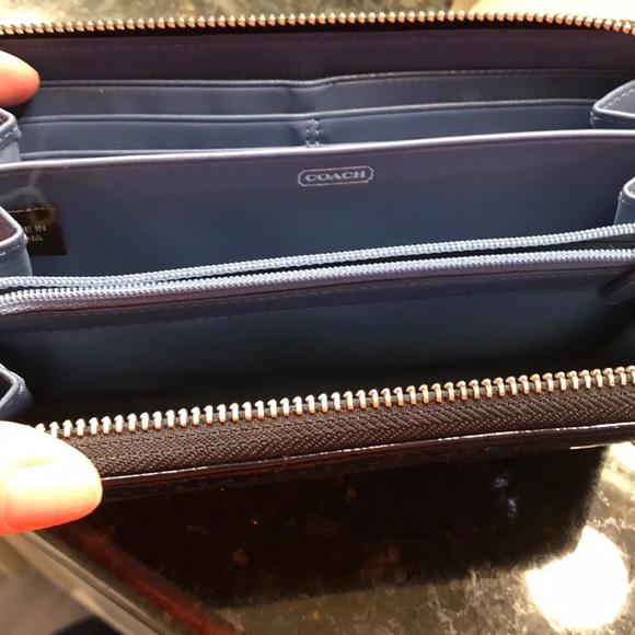 Coach handbag. Matching wallet - Picture 8 of 8